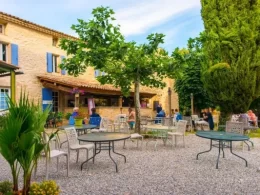 Domaine Les Lauzons : un camping naturiste en Provence
