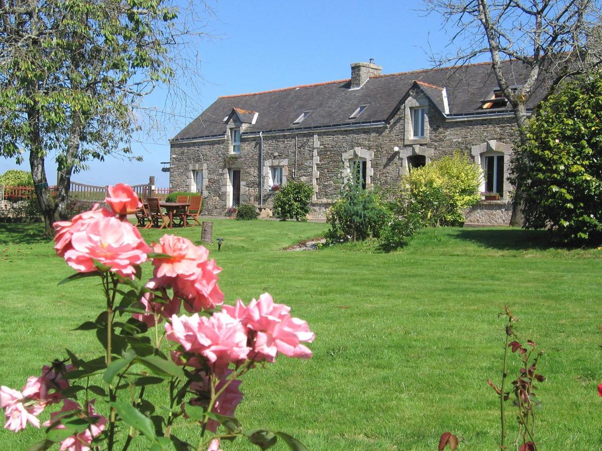 Domaine des Camelias est une maison d'hôtes gay friendly à Pluméliau-Bieuzy dans le Morbihan