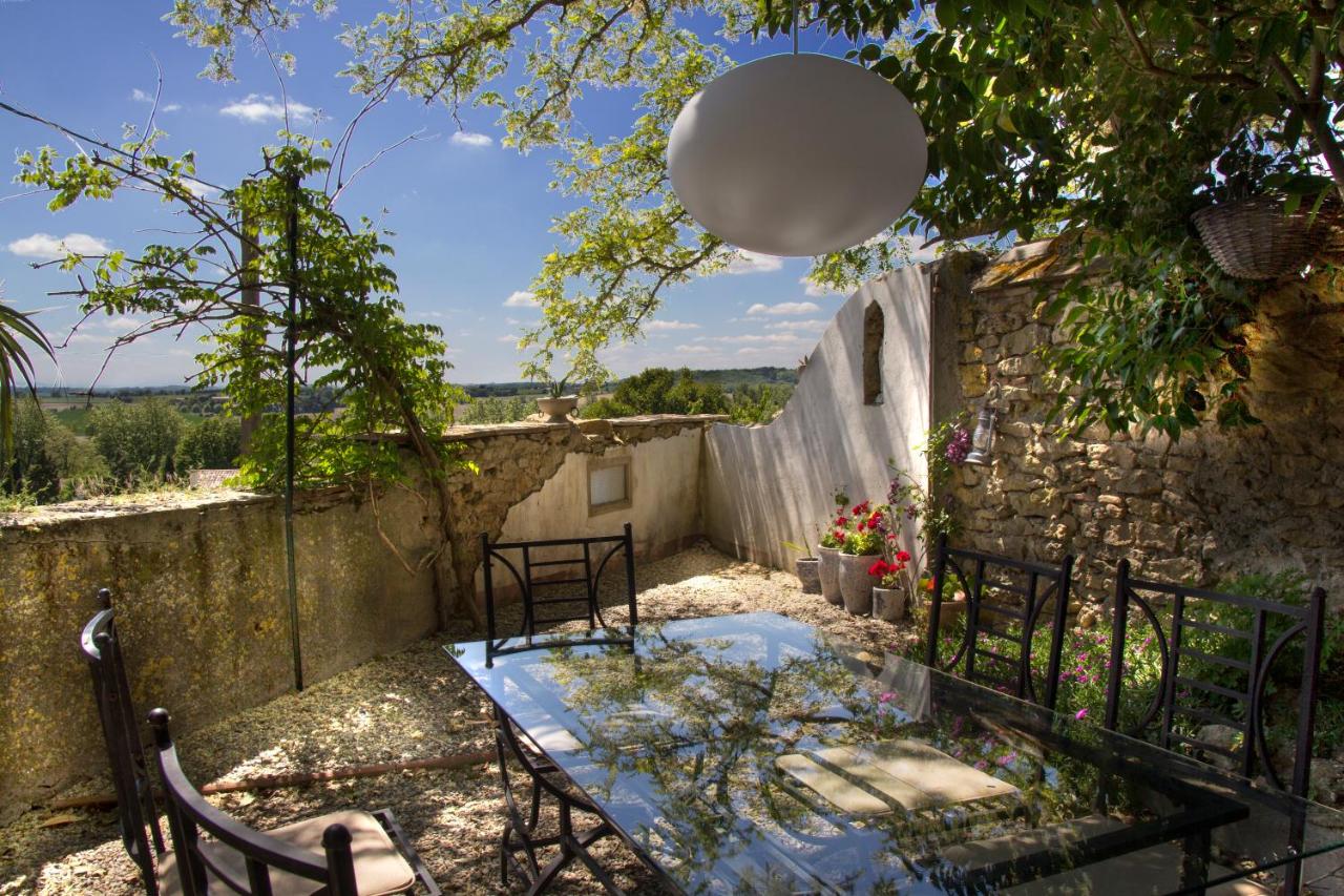 Domaine du Moment est une maison d'hôtes gay friendly à Soupex proche de Castelnaudary dans l'Aude