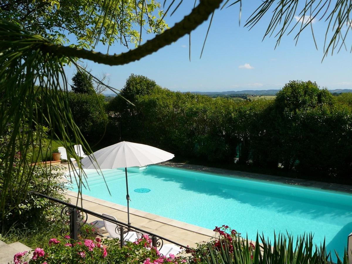 Domaine du Moment est une maison d'hôtes gay friendly à Soupex proche de Castelnaudary dans l'Aude