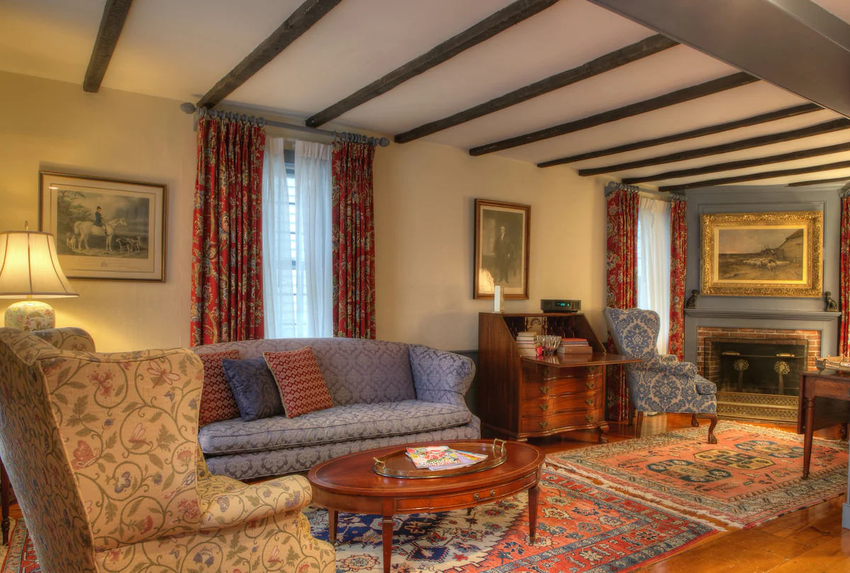 Francis Malbone House est une maison d'hôtes gay friendly à Newport dans le Michigan aux États-Unis