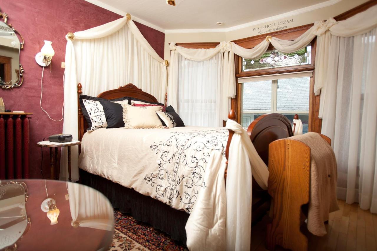 Franklin Street Inn Bed and Breakfast est une maison d'hôtes gay friendly à Appleton dans le Wisconsin aux États-Unis