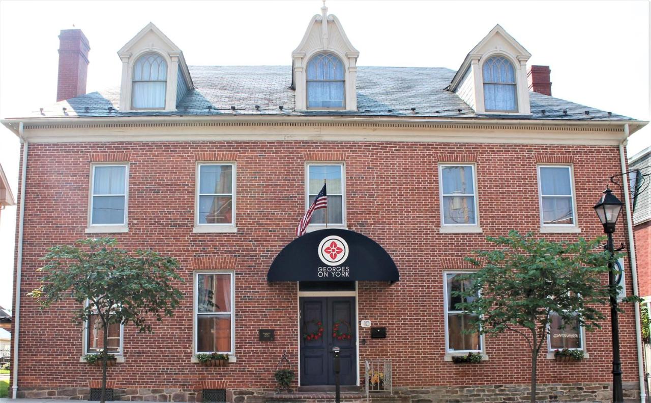 Georges on York Bed & Breakfast est une maison d'hôtes gay friendly à Taneytown dans le Maryland aux États-Unis