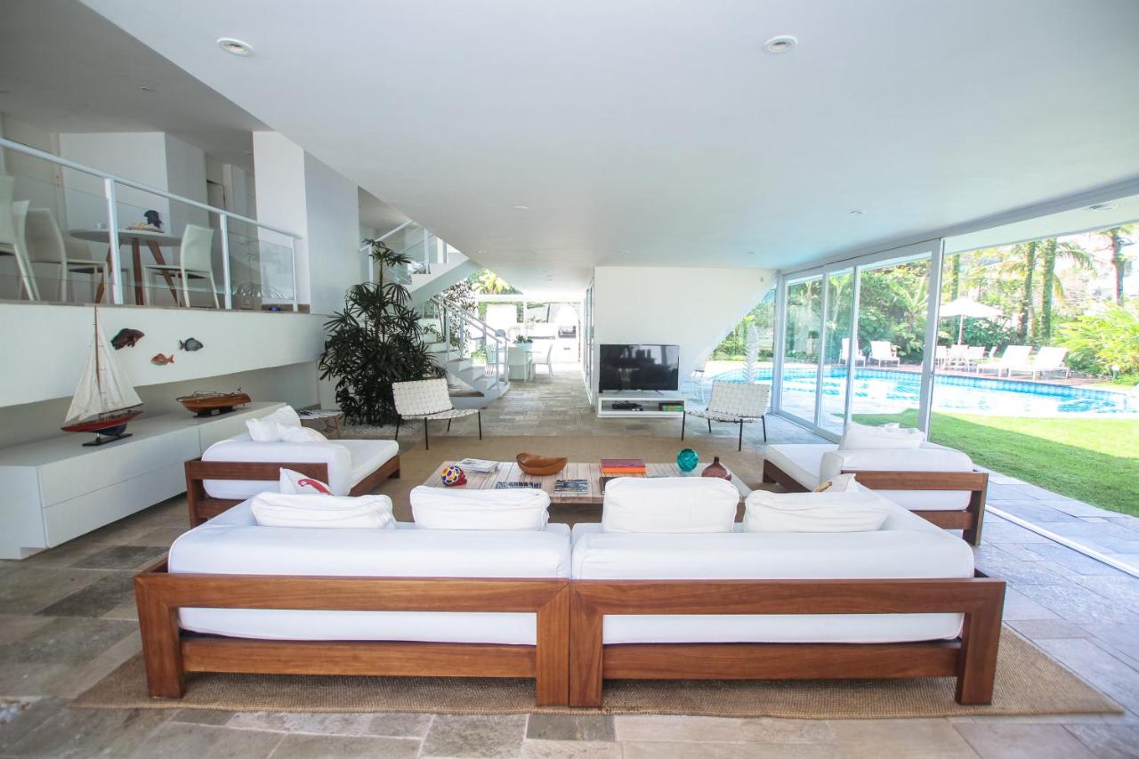 Guest House Guarujá est une maison d'hôtes gay friendly à Guarujá proche de Pernambuco Beach au sud de Sao Paulo au Brésil