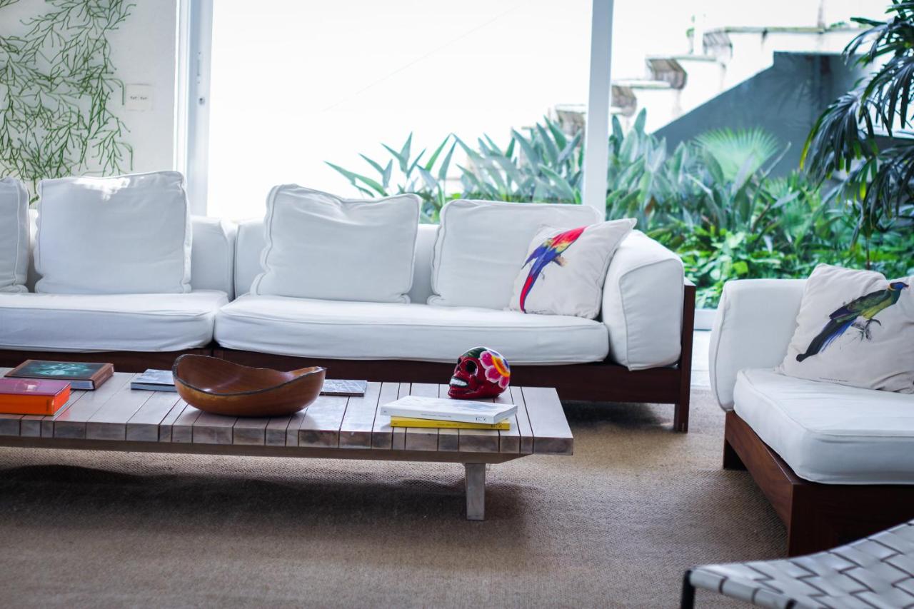 Guest House Guarujá est une maison d'hôtes gay friendly à Guarujá proche de Pernambuco Beach au sud de Sao Paulo au Brésil