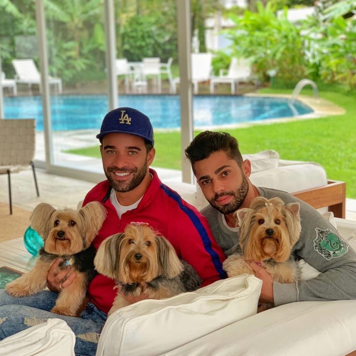 Guest House Guarujá est une maison d'hôtes gay friendly à Guarujá proche de Pernambuco Beach au sud de Sao Paulo au Brésil