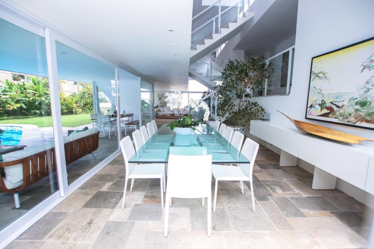 Guest House Guarujá est une maison d'hôtes gay friendly à Guarujá proche de Pernambuco Beach au sud de Sao Paulo au Brésil