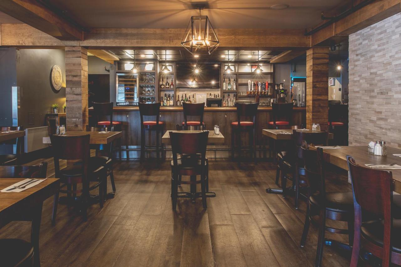 Hôtel Continental Centre-ville est un hôtel gay friendly à Val d'Or en Abitibi-Témiscamingue au Québec