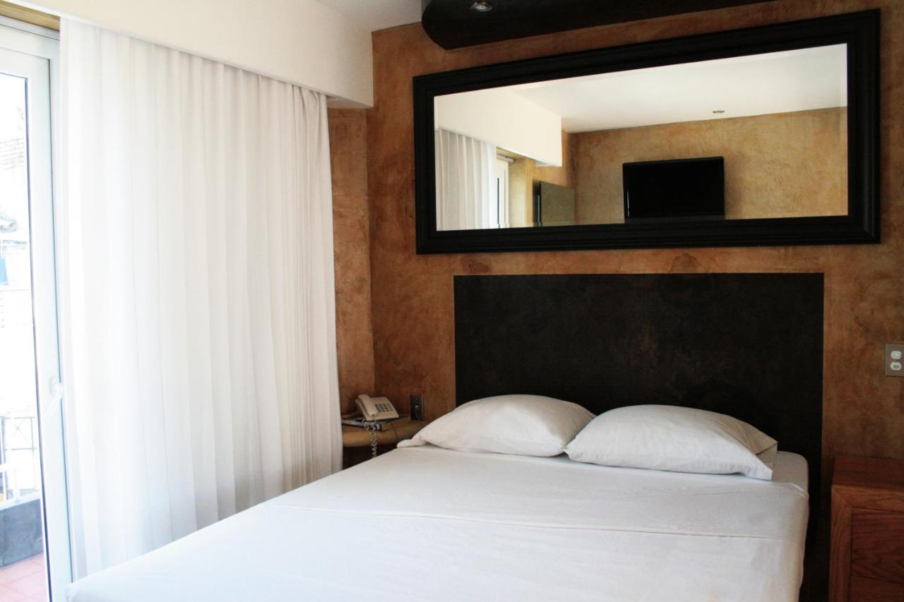 Hotel Rio Malecon est un hôtel gay friendly à Puerto Vallarta au coeur de la Zona Romantique au Mexique