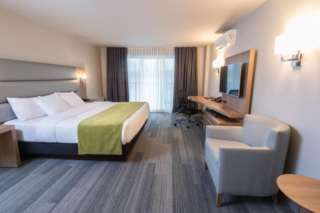 Hôtel Rive Gauche est un hôtel gay friendly à Beloeil en Montérégie au Québec