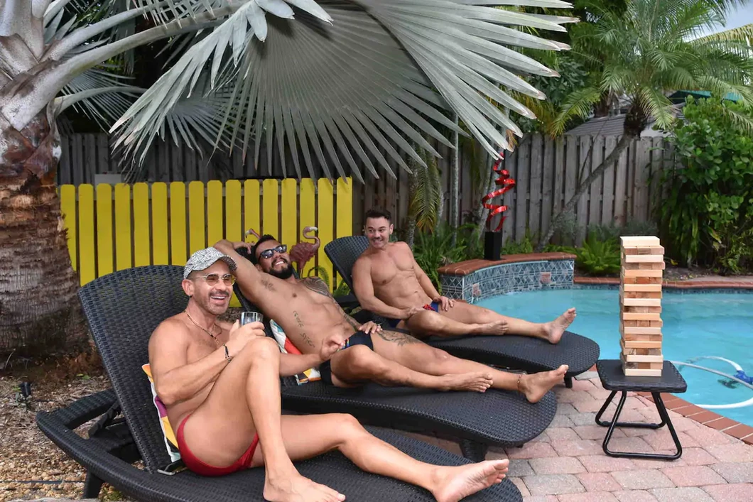 Kiki Corner of Wilton Manors est une maison d'hôtes exclusivement gay en Floride aux États-Unis