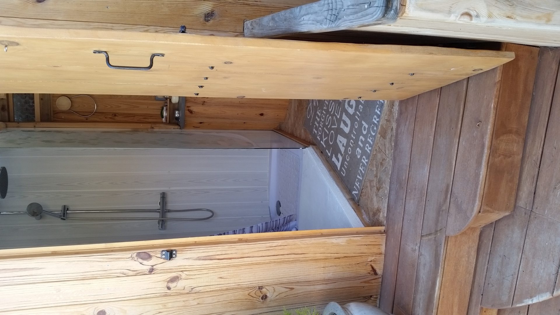 Les Nuitées d'Antan est un camping avec tente insolite gay friendly à La Ciotat dans les Bouches du Rhône