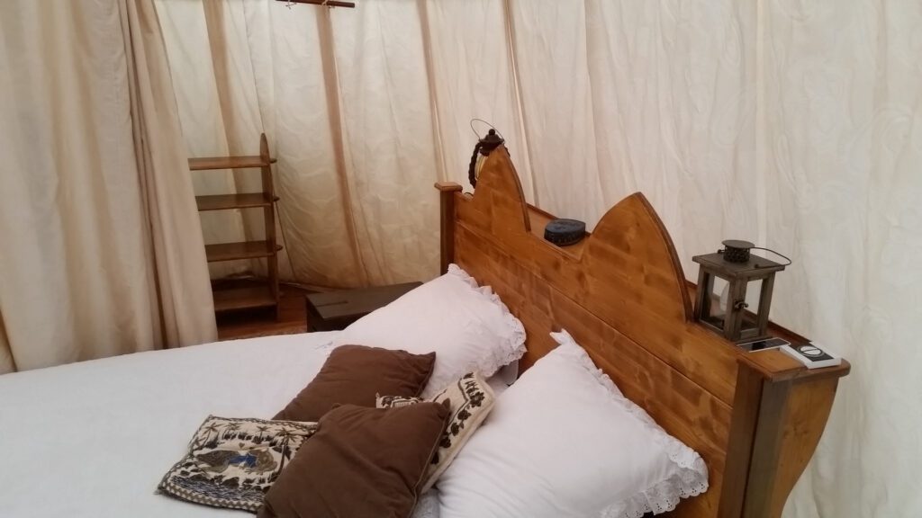 Les Nuitées d'Antan est un camping avec tente insolite gay friendly à La Ciotat dans les Bouches du Rhône