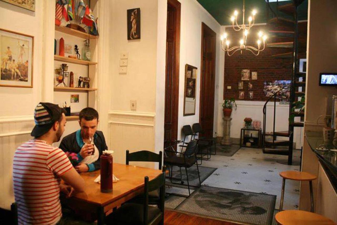 Lugar Gay est une auberge de jeunesse gay à Buenos Aires en Argentine