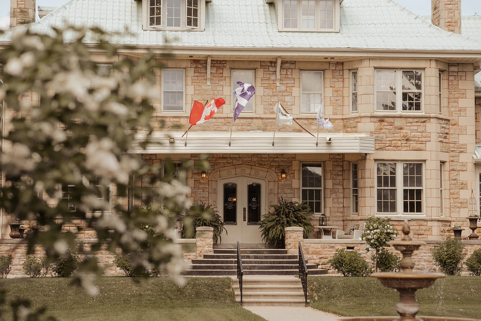 Manoir Chamberland est une maison d'hôtes gay friendly à Montebello dans l'Outaouais