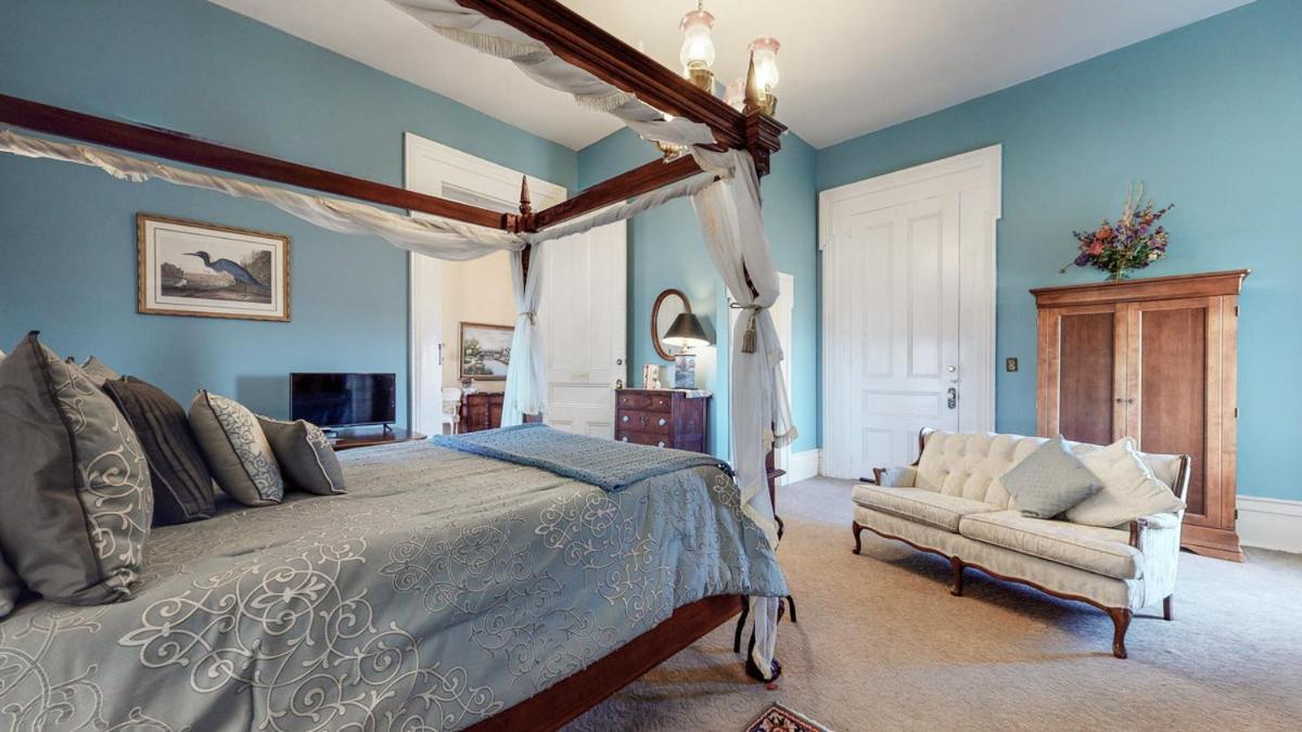 Maple Hill Manor est une maison d'hôtes gay friendly à Springfield au Kentucky aux États-Unis