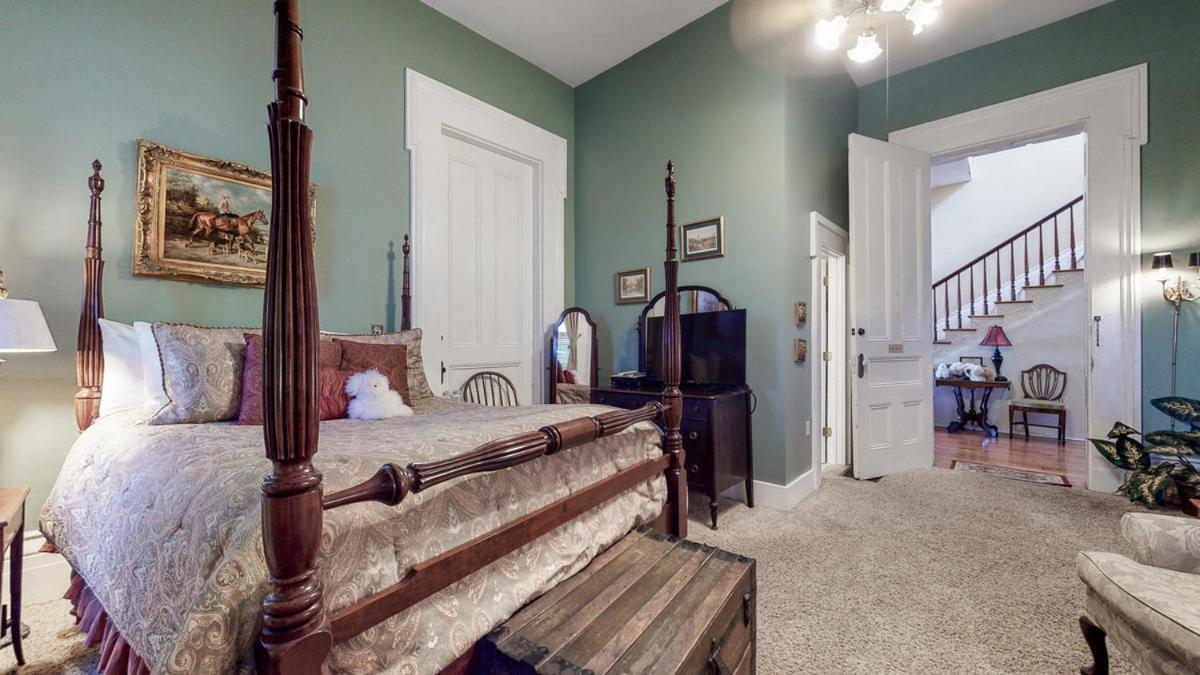 Maple Hill Manor est une maison d'hôtes gay friendly à Springfield au Kentucky aux États-Unis