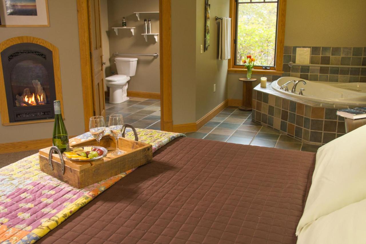 Pinehurst Inn Bed & Breakfast est une maison d'hôtes gay friendly à Bayfield dans le Wisconsin aux États-Unis