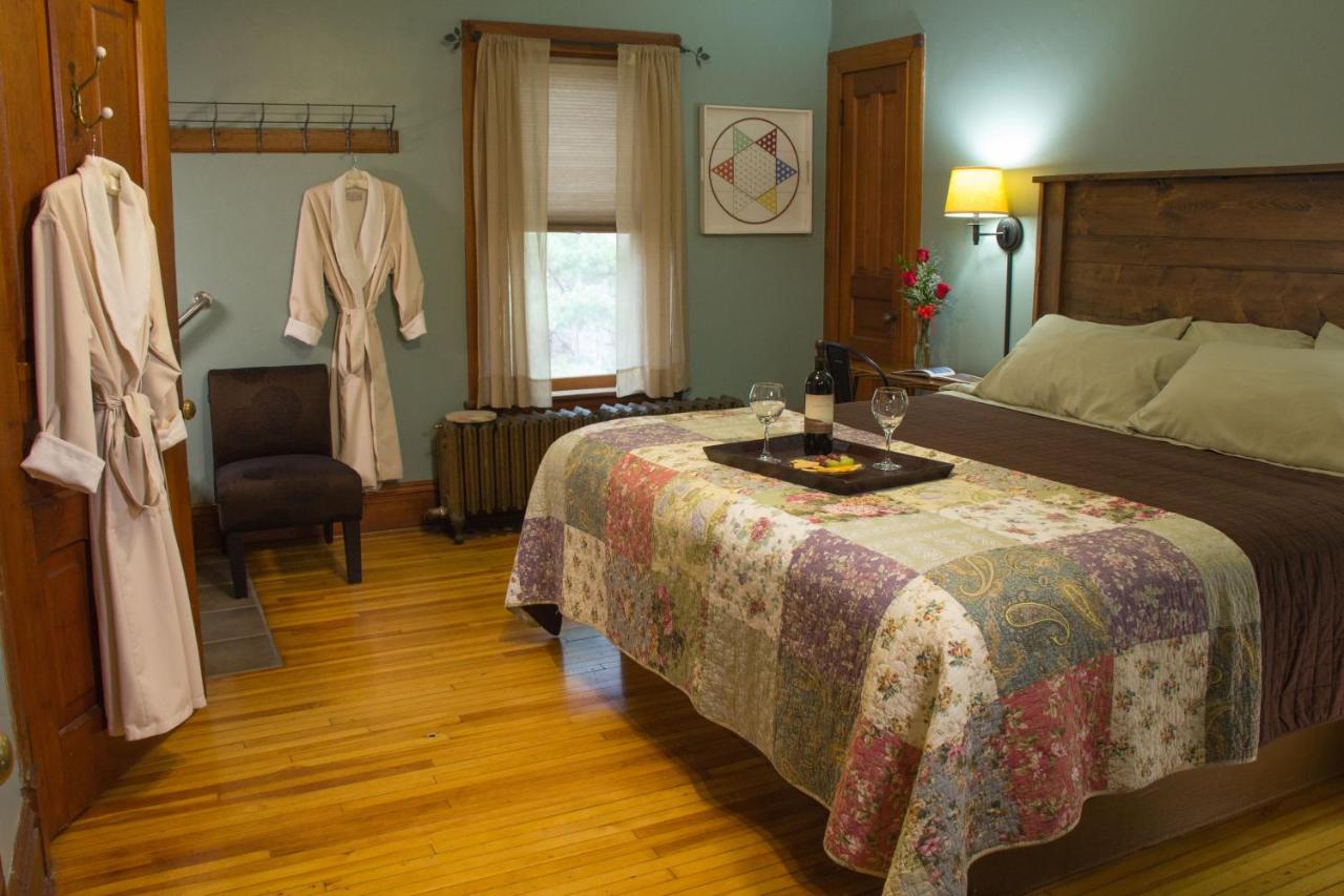 Pinehurst Inn Bed & Breakfast est une maison d'hôtes gay friendly à Bayfield dans le Wisconsin aux États-Unis
