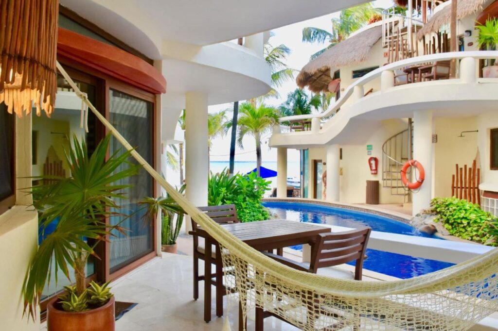 Playa Palms Beach Hotel est un hôtel gay friendly à Playa del Carmen proche de Cancun et Tulum au Mexique