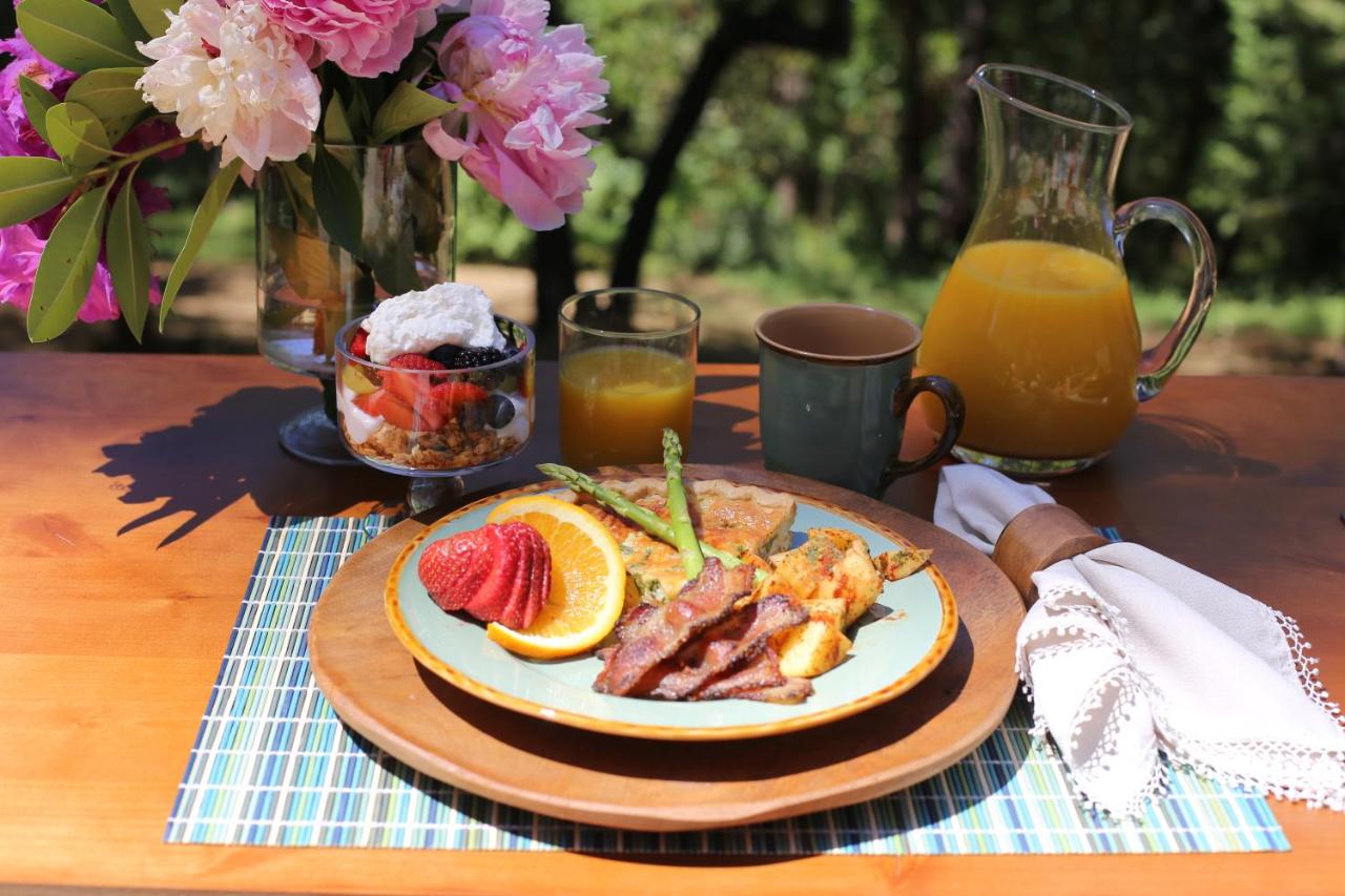 Ponderosa Ridge est une maison d'hôtes gay friendly à Placerville en Californie aux États Unis