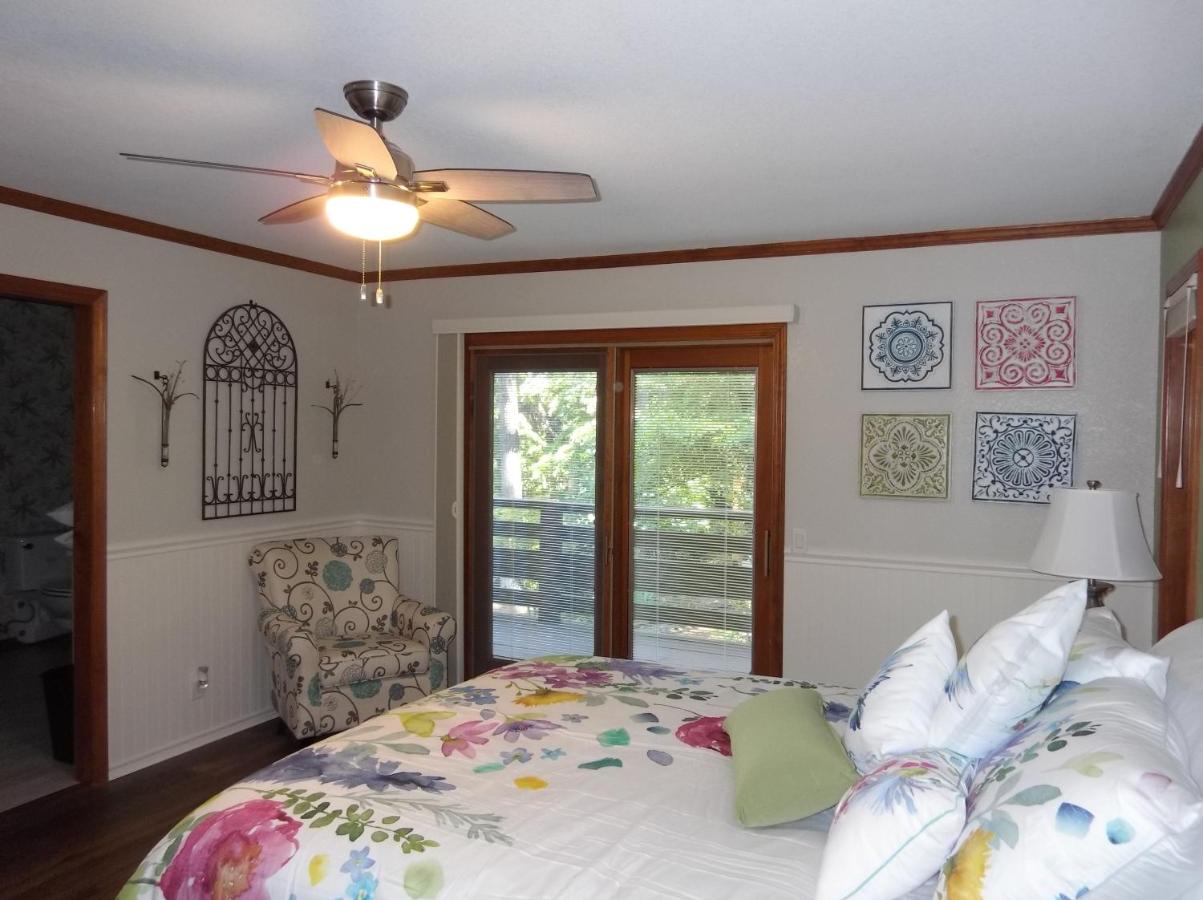 Ponderosa Ridge est une maison d'hôtes gay friendly à Placerville en Californie aux États Unis