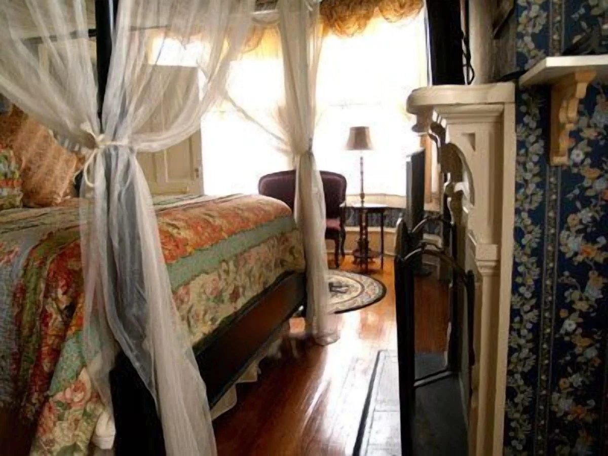 Roussell's Garden B&B est une maison d'hôtes gay friendly à Savannah en Géorgie aux États Unis