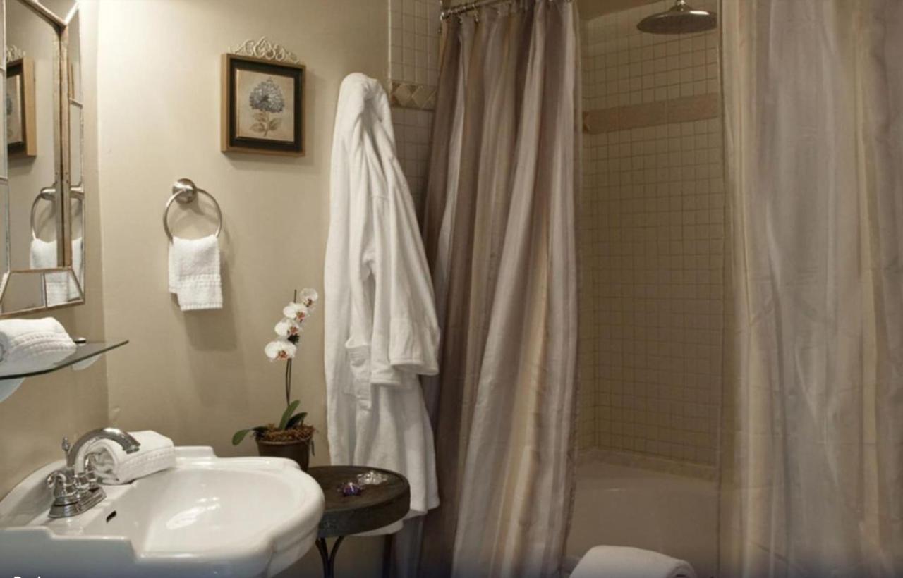 Scranton Seahorse Inn est une maison d'hôtes gay friendly à Madison dans le Connecticut aux États-Unis