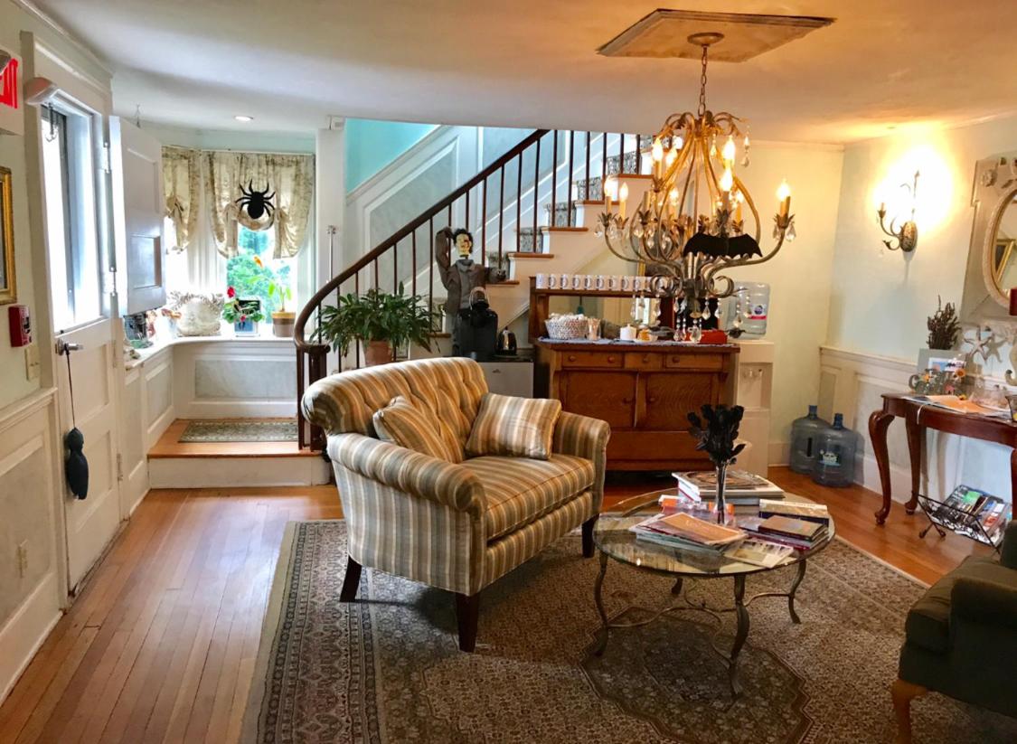 Scranton Seahorse Inn est une maison d'hôtes gay friendly à Madison dans le Connecticut aux États-Unis