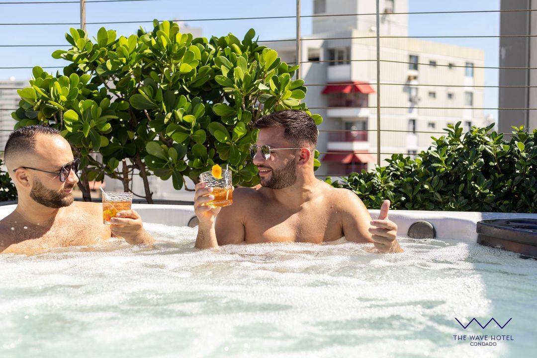 The Wave Hotel est un hôtel LGBT à San Juan à Porto Rico dans les Caraïbes