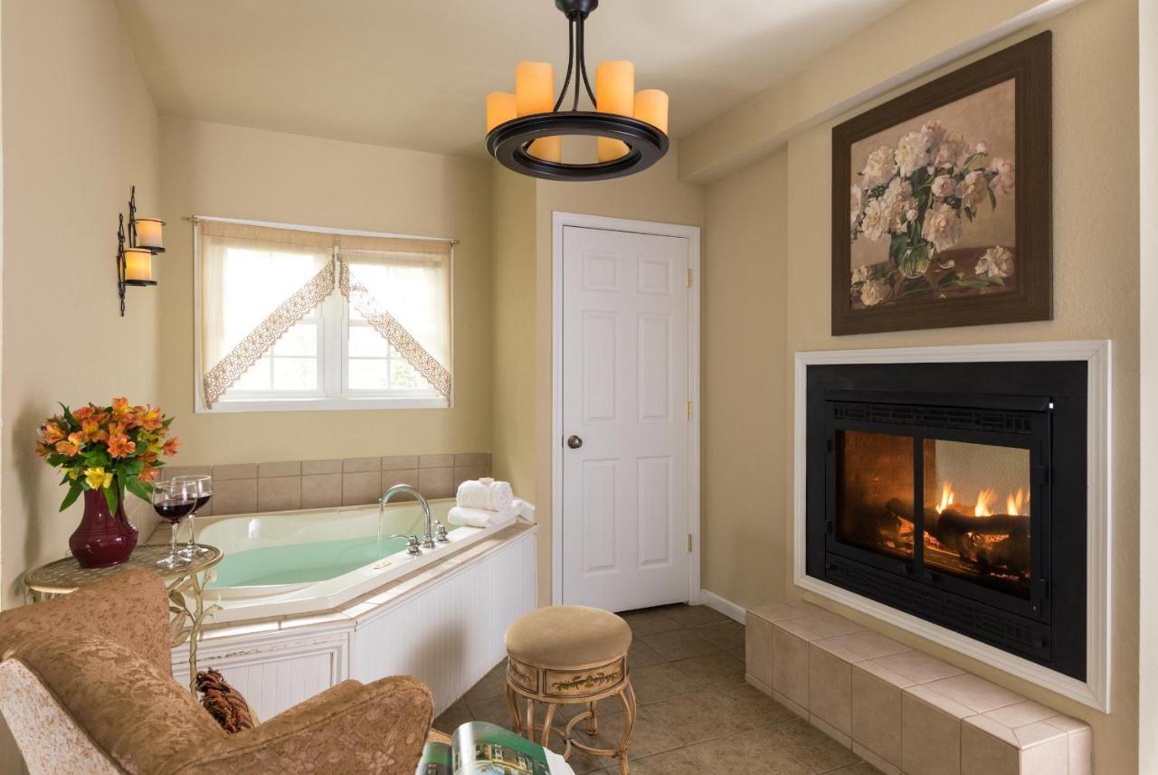 The Yellow House est une maison d'hôtes gay friendly à Waynesville en Caroline du Nord aux États-Unis