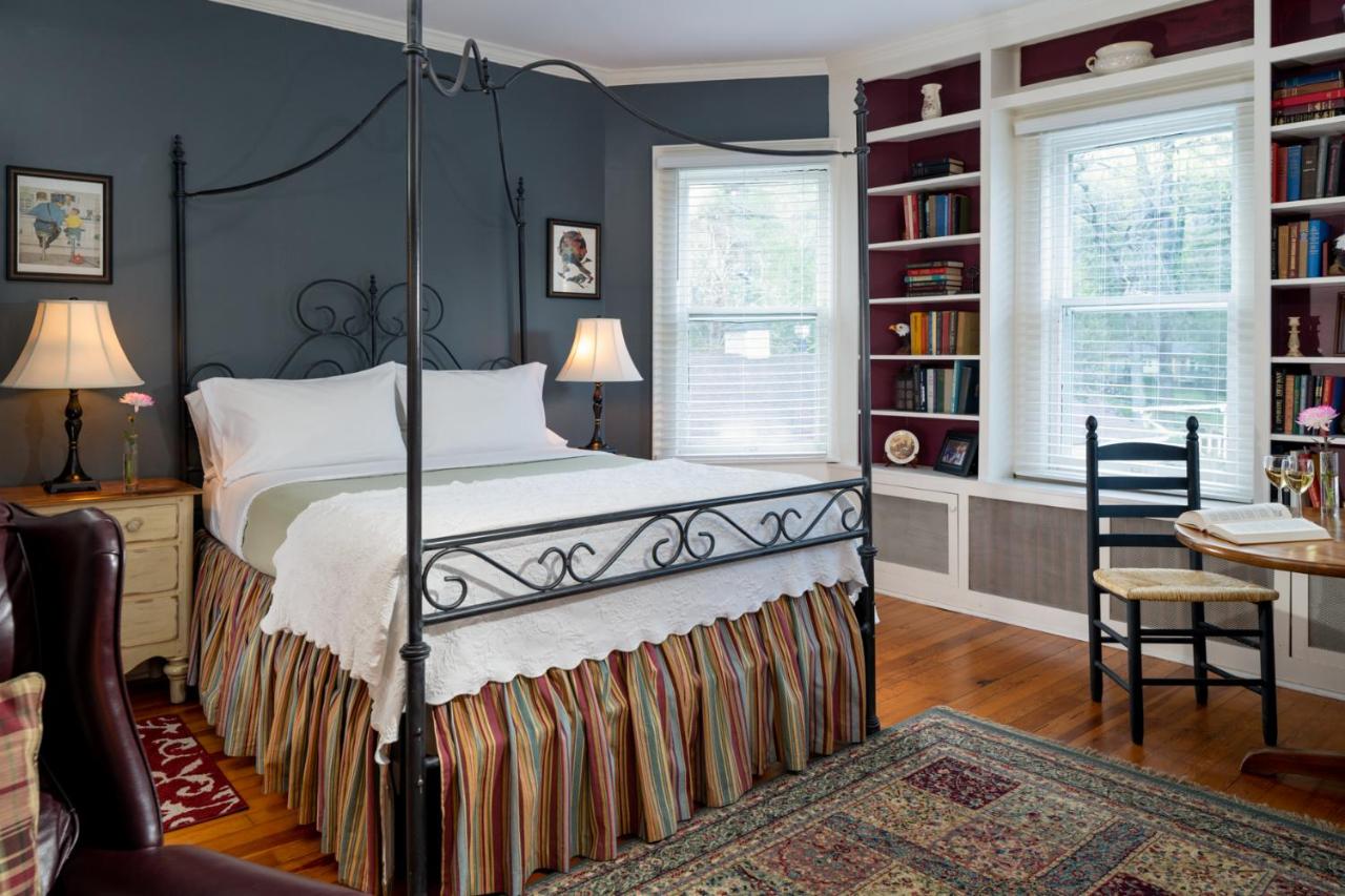 The Yellow House est une maison d'hôtes gay friendly à Waynesville en Caroline du Nord aux États-Unis