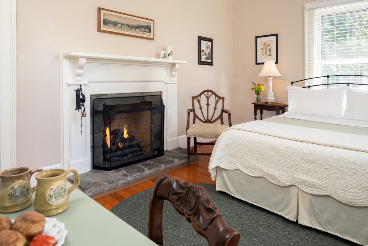 The Yellow House est une maison d'hôtes gay friendly à Waynesville en Caroline du Nord aux États-Unis