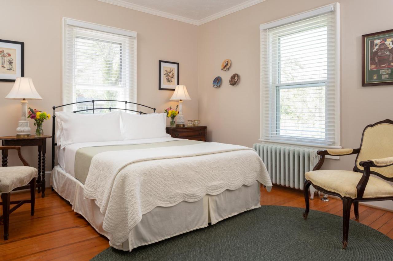 The Yellow House est une maison d'hôtes gay friendly à Waynesville en Caroline du Nord aux États-Unis