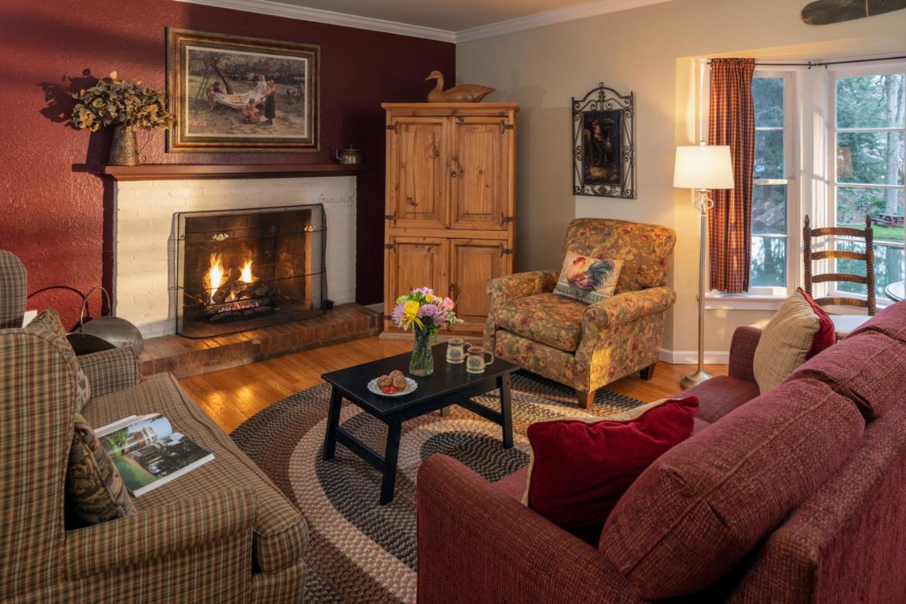 The Yellow House est une maison d'hôtes gay friendly à Waynesville en Caroline du Nord aux États-Unis