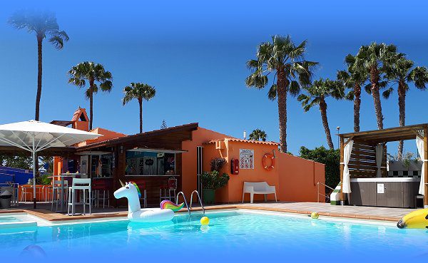 Tropical La Zona Gay Resort est un hôtel gay à Maspalomas proche de Playa del Inglès dans les Canaries