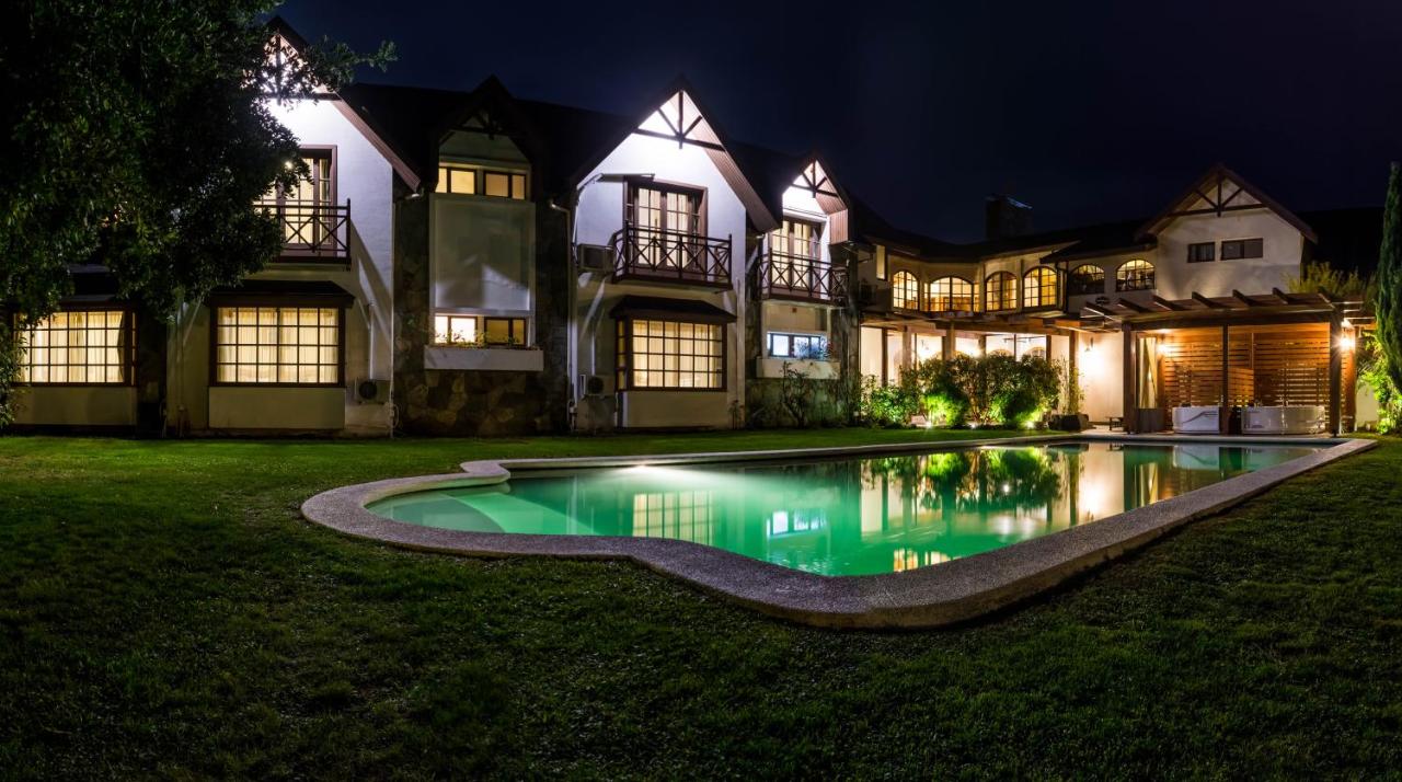 Velvet 375 est une maison d'hôtes exclusivement gay à Pucon dans la région d'Araucania au Chili