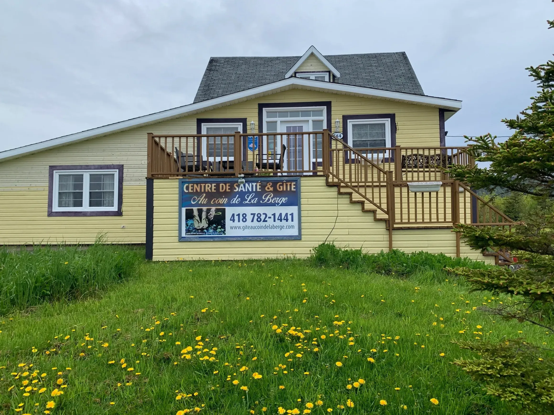 Au Coin de la Berge B&B and Wellness Centre est une maison d'hôtes gay friendly à Percé en Gaspésie