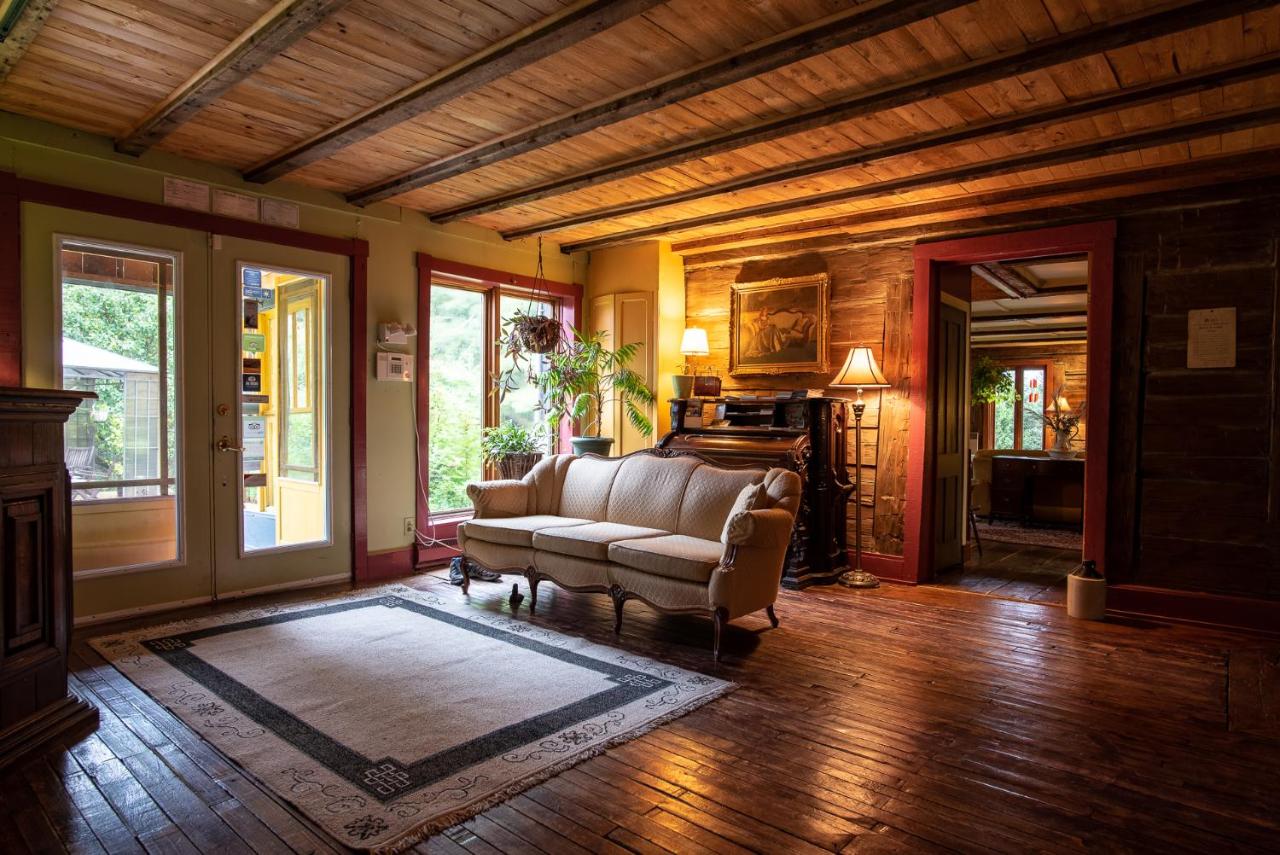 Auberge Restaurant La Mara est une maison d'hôtes gay friendly à Ham Sud en Estrie au Québec