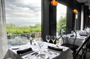 Auberge des Falaises est un hôtel gay friendly à La Malbaie dans Charlevoix au Québec