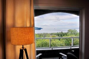 Auberge des Falaises est un hôtel gay friendly à La Malbaie dans Charlevoix au Québec