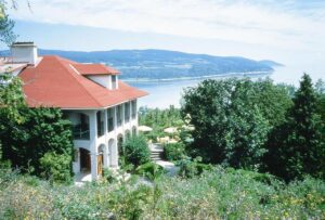 Auberge des Falaises est un hôtel gay friendly à La Malbaie dans Charlevoix au Québec