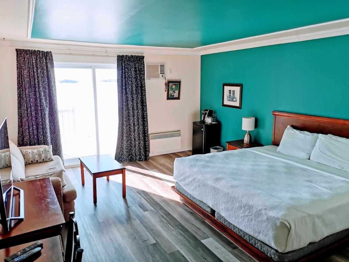 Auberge des Iles est une maison d'hôtes gay friendly à Saint-Gédéon au Saguenay au Québec