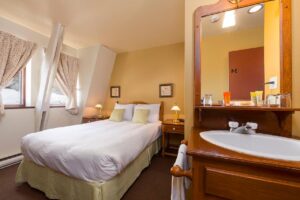 Auberge des Peupliers est un hôtel gay friendly à La Malbaie dans Charlevoix au Québec