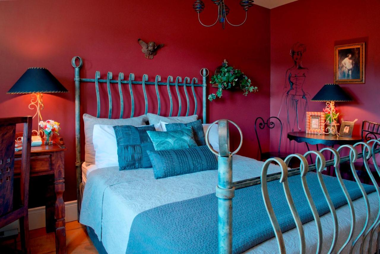 Auberge du Mange Grenouille est une maison d'hôtes gay friendly à Rimouski proche de la ville du Le Bic