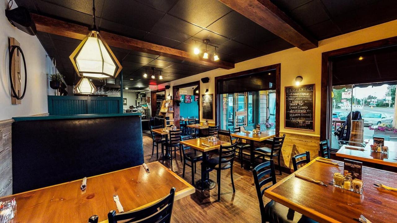 Auberge du Marchand est un hôtel gay friendly à Maria en Gaspésie au Québec