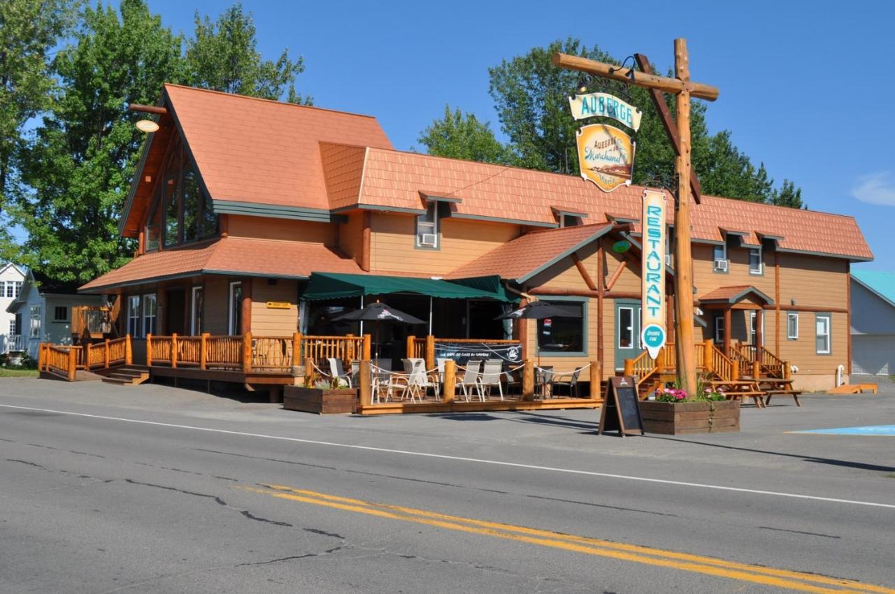 Auberge du Marchand est un hôtel gay friendly à Maria en Gaspésie au Québec