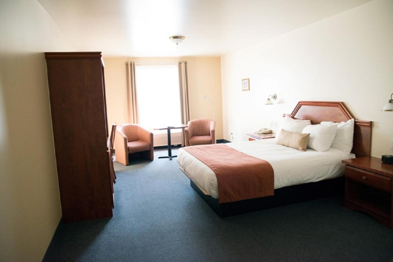 Auberge l'Ambassadeur est un hôtel gay friendly à Amqui dans le Bas-Saint-Laurent au Québec aux portes de la Gaspésie