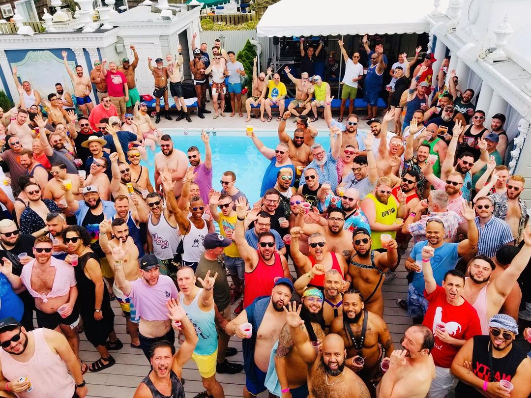 Belvedere Guest House for Men est une maison d'hôtes gay à Fire Island New York