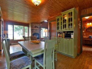 Chalets Entre Amis propose chalet gay friendly à Petite-Rivière-Saint-François dans Charlevoix au Québec